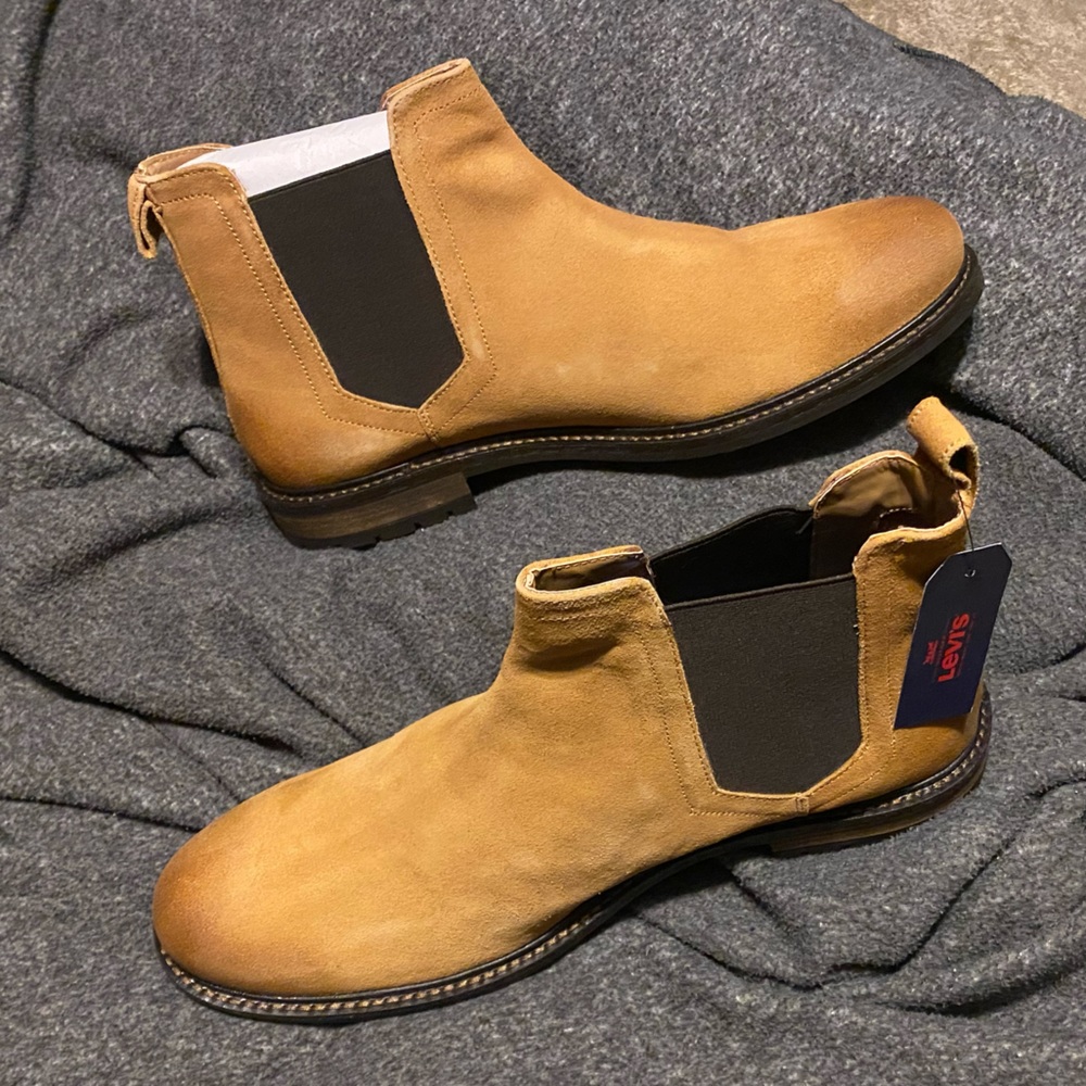 Levis Mens Keith Pull On Chelsea Ankle Boots Tan/ Brown Suede Size 13 M US (NWT)